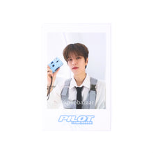 Load image into Gallery viewer, Stray Kids 5-Star &#39;3rd FANMEETING &#39;PILOT : FOR ★★★★★&#39;&#39; Offline MD Benefit Polaroid
