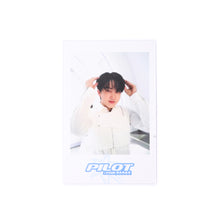 Load image into Gallery viewer, Stray Kids 5-Star &#39;3rd FANMEETING &#39;PILOT : FOR ★★★★★&#39;&#39; Offline MD Benefit Polaroid
