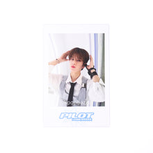 Load image into Gallery viewer, Stray Kids 5-Star &#39;3rd FANMEETING &#39;PILOT : FOR ★★★★★&#39;&#39; Offline MD Benefit Polaroid
