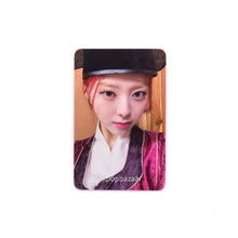 Load image into Gallery viewer, ITZY &#39;BORN TO BE&#39; Withmuu VC Round 3 Benefit Photocard
