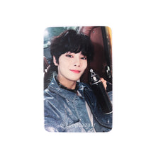 Load image into Gallery viewer, Stray Kids &#39;樂-STAR [ROCK-STAR]&#39; Music Korea POB Benefit Photocard
