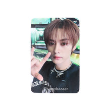 Load image into Gallery viewer, Stray Kids &#39;樂-STAR [ROCK-STAR]&#39; Apple Music POB Benefit Photocard
