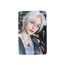 Load image into Gallery viewer, Stray Kids &#39;樂-STAR [ROCK-STAR]&#39; Apple Music POB Benefit Photocard
