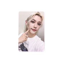 Load image into Gallery viewer, Stray Kids &#39;樂-STAR [ROCK-STAR]&#39; Soundwave Lucky Draw Round 2 Benefit Photocard
