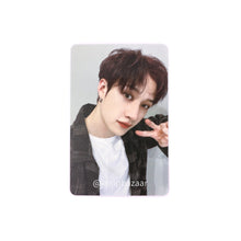 Load image into Gallery viewer, Stray Kids &#39;樂-STAR [ROCK-STAR]&#39; Soundwave Lucky Draw Round 1 Benefit Photocard
