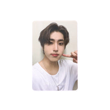 Load image into Gallery viewer, Stray Kids &#39;樂-STAR [ROCK-STAR]&#39; Soundwave Lucky Draw Round 1 Benefit Photocard
