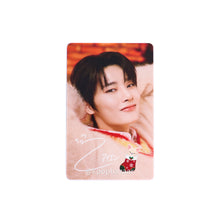 Load image into Gallery viewer, Stray Kids &#39;Xmas Pop-up Store 2023&#39; MD POB Benefit Photocard
