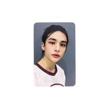 Load image into Gallery viewer, Stray Kids &#39;樂-STAR [ROCK-STAR]&#39; Starriver POB Benefit Photocard
