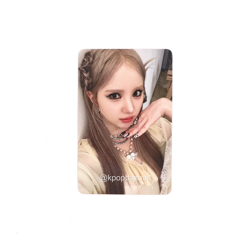 VIVIZ 'Voyage' Apple Music POB Benefit Photocard