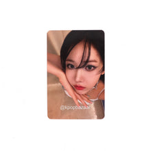 Load image into Gallery viewer, VIVIZ &#39;Voyage&#39; Apple Music POB Benefit Photocard
