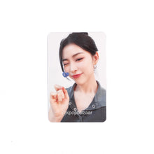 Load image into Gallery viewer, ITZY &#39;GOLD&#39; Makestar POB Benefit Photocard
