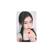 Load image into Gallery viewer, ITZY &#39;GOLD&#39; Makestar POB Benefit Photocard
