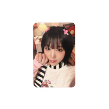 Load image into Gallery viewer, YENA &#39;네모네모&#39; Mwave POB Benefit Photocard
