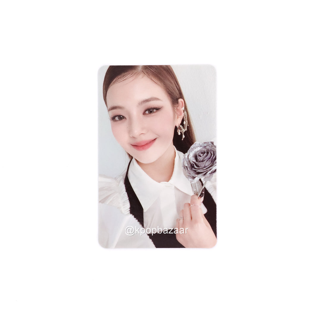 ITZY 'Checkmate' Official Album Photocard