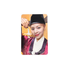 Load image into Gallery viewer, ITZY &#39;BORN TO BE&#39; Withmuu VC Round 3 Benefit Photocard
