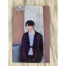 Load image into Gallery viewer, Stray Kids &#39;Cle: Levanter&#39; Official Album Photocard
