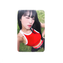 Load image into Gallery viewer, Yena &#39;Love War&#39; Apple Music Lucky Draw Benefit Photocard
