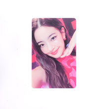 Load image into Gallery viewer, ITZY &#39;Checkmate&#39; Soundwave Lucky Draw Benefit Photocard
